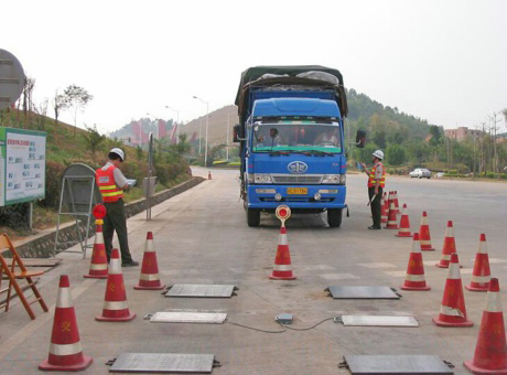 軸重秤-高速公路交警專用地磅、便攜式公路超載檢測系統(tǒng)